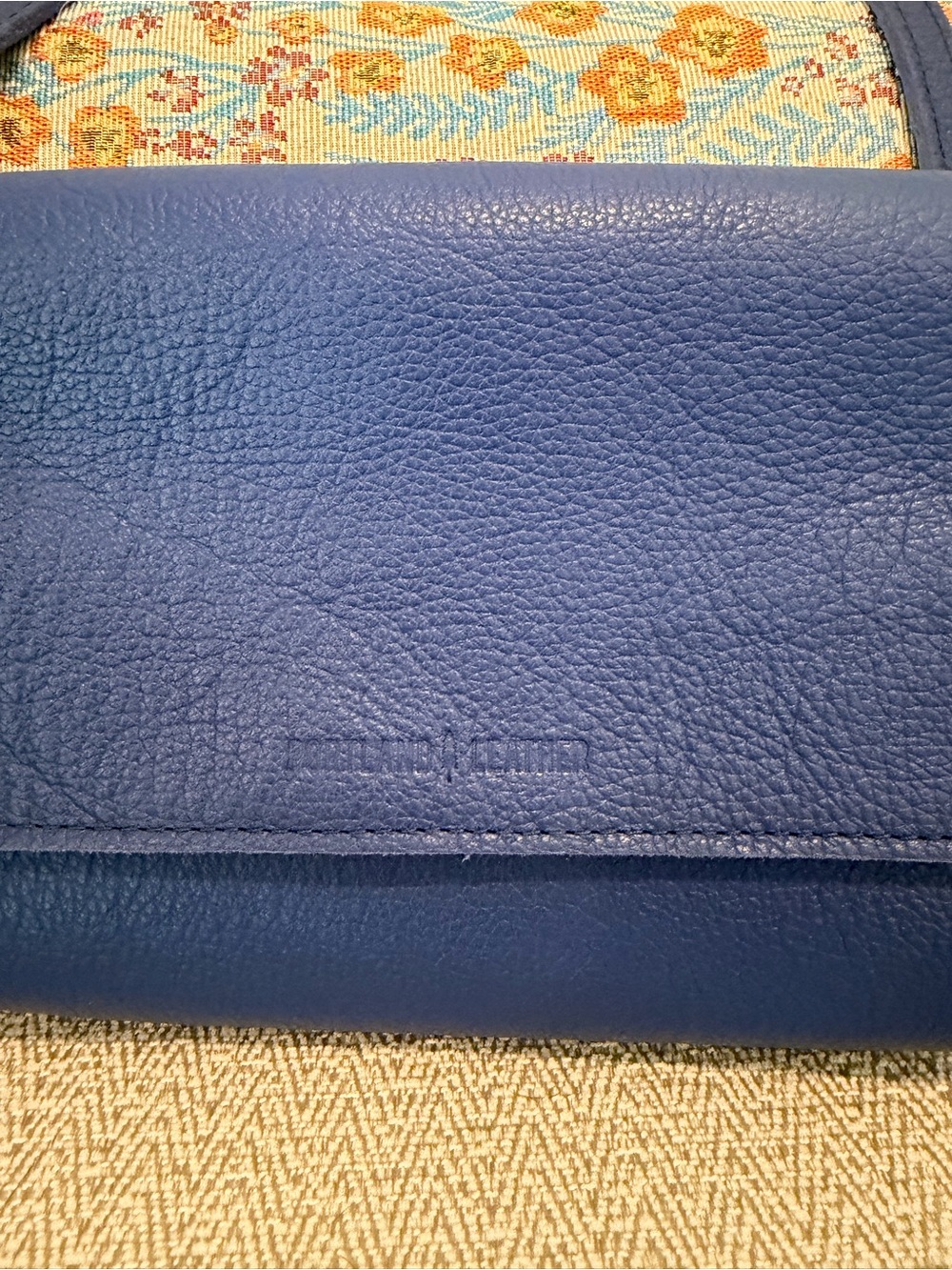 Portland Leather Medium Metro Crossbody NWT - Picture 3 of 11